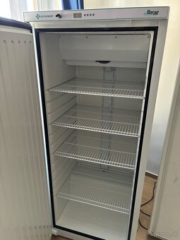 Gastro mrazak 600l top stav - 4