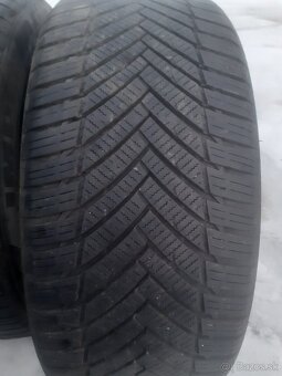 Celorocné 225/50r17 - 4