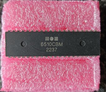 Commodore MOS 6510 CBM: procesor CPU pre všetky varianty C64 - 4