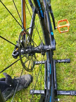 Canyon strive cf carbon celoodpružený bycikel - 4