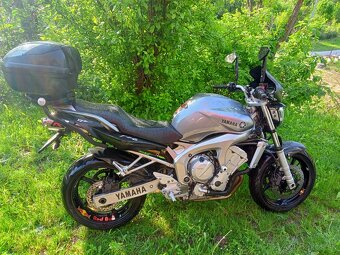 Yamaha FZ600 - 4