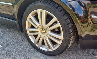 Volkswagen Passat - 4