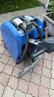 Predam profesionálny Podlahový umyvaci,Cistiaci stroj Numati - 4