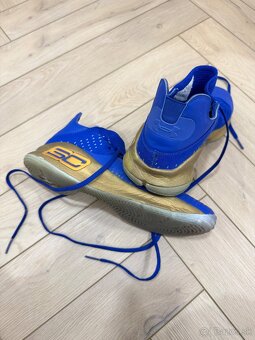 Understand Armour Curry - 4