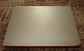 Fujitsu LifeBook E736 + taska a mys - 4