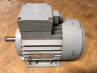 3 fázový motor MEZ 0,75kW - 4