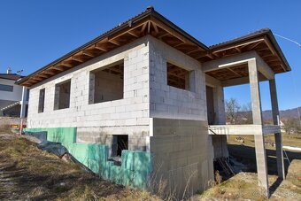 BEDES | Rod.dom v štádiu hrubej stavby, 128m2, pozemok 549m2 - 4