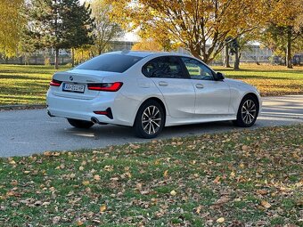 BMW Rad 3 330e Premium PHEV A/T Plug-In HYBRID - 4