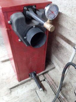 Predám kotol Emka 9-článkový - 4