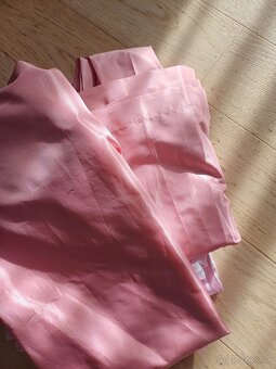 Ružové závesy ideálne do detskej izby - 4