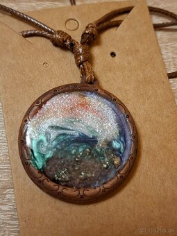 Drevené prívesky zo zivice - 4