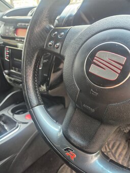 Predám trojramenny kožený volant s airbagom pre Seat leon FR - 4