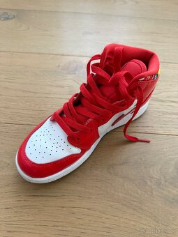 Nike AirJordan 37,5 - 4