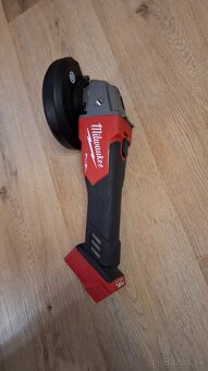 Predám brusku milwaukee m18 - 4