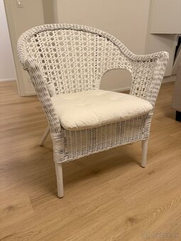 IKEA biele prútené kreslá - 4