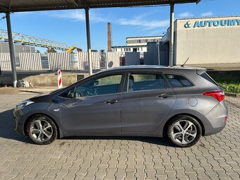 Predám Hyundai i30 CW 1.6 CRDi - 4