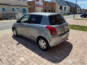 Suzuki Swift - 4