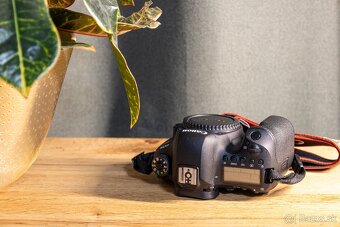 Canon 6D Mark II (top stav) - 4