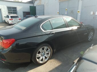 BMW 750i - 4