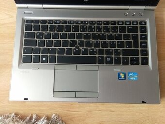 predám HP elitebook / 4gb ram / Intel core i5 / 120gb ssd- - 4