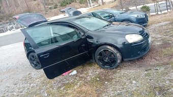 Predám Wolkswagen golf 5 2.0 tdi - 4