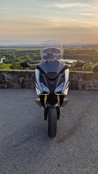 Honda Forza 750 - 4