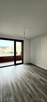Predáme 2izb byt v Zwirne s veľkou loggiou - 4