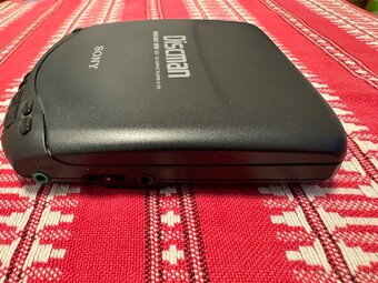Discman SONY D-131 - 4