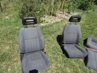 Predám za symbolických 19 € sedačky Toyota CELICA - 4
