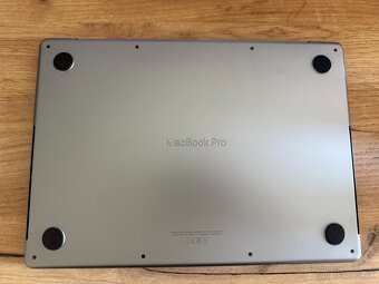 Predám MacBook Pro 14" M1 Pro, 16 GB RAM, 512 GB SSD - 4