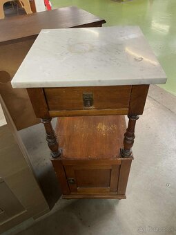 Starožitný nočný stolík drevo, masív, v 85 cm, s 40 cm, h 40 - 4