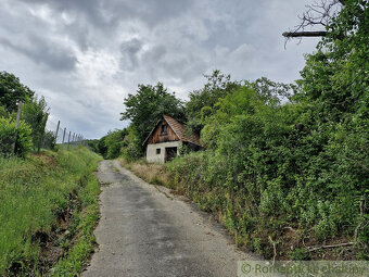Pozemok s pivničným domčekom - najkrajší výhľad v Pukanci - 4