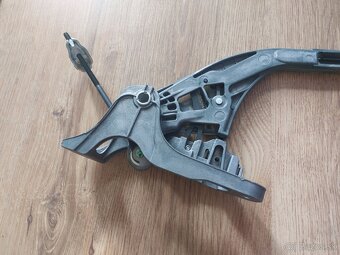 Ručná brzda Octavia 3 - 4