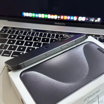 Apple iPhone 15 Pro 512GB - 4