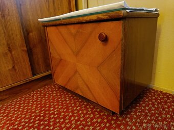 predám starožitný nabytok - 4