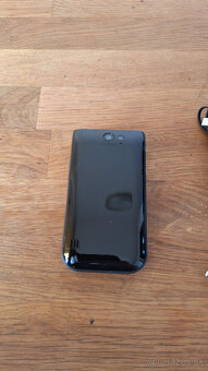 Nokia 2720 Flip / LTE / dual sim - 4