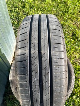 Predám pneumatiky GOODYEAR EFFICIENTGRIP PERFORMANCE 195/55 - 4