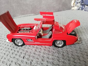 1:18 Mercedes Benz 300SL - 4