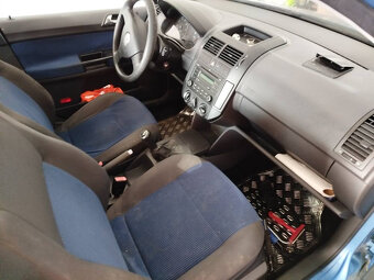 Predám nabúrané auto Volkswagen Polo, rok výroby 2008 - 4