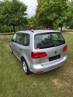 Volkswagen Touran 1.6 TDI Comfortline - 4