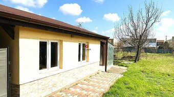 Rodinný dom s priestranným pozemkom, dvoma altánkami a multi - 4