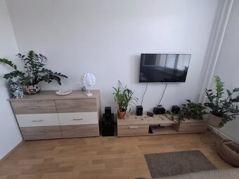 Postel, komoda, skrinka pod televizor - 4