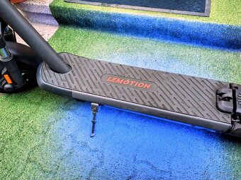 Rozbalený Inmotion Lemotion S1, Dojazd až 95km - 4