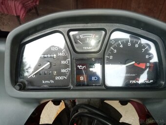 Honda XL600v Transalp - 4