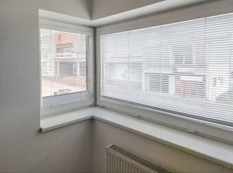 Kancelárske-obchodné priestory-centrum Prievidza - 4