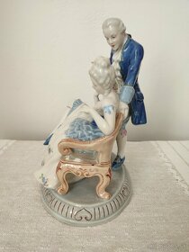 Porcelánová soška kanapíčko - 4