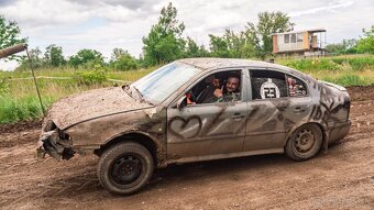 Kúpim funkčné auto na autocros - 4