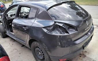 Renault Megane 1.6 2011 predám MOTOR K4MV8, PREVODOVKA 5 rýc - 4