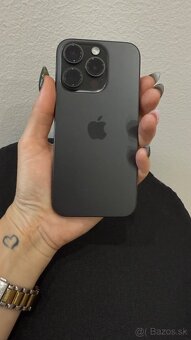 iPhone 15 Pro 256 GB - 4