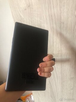 Darujem tablet Lenovo na náhradné diely - 4